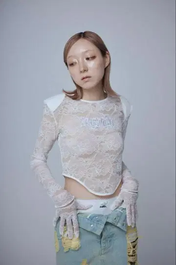 레이스 글러브 탑 (화이트)neith.tokyo 레이스 상의