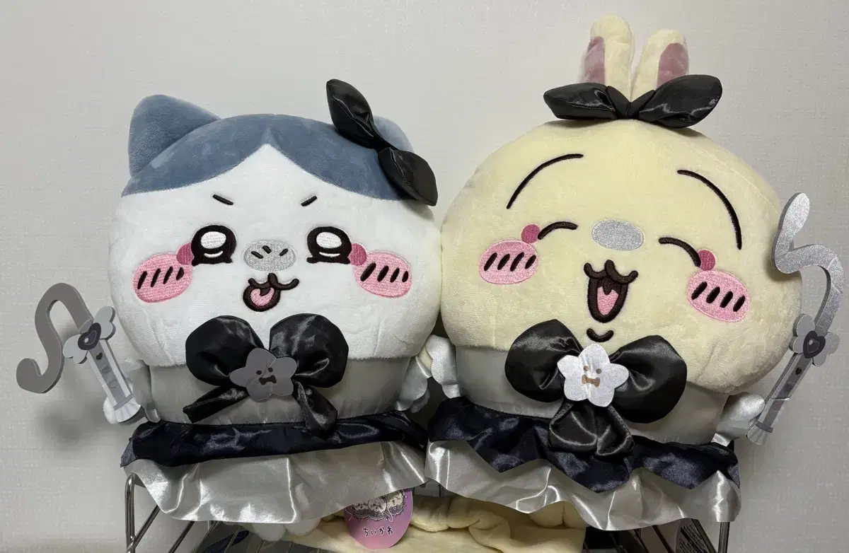 (일본 정품) 치이카와 흑화매지컬 빅누이 하치와레 우사기 인형