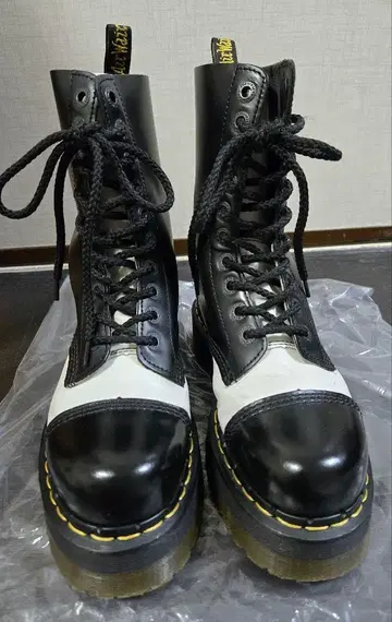 Dr.martens 크레이지 봄 10홀