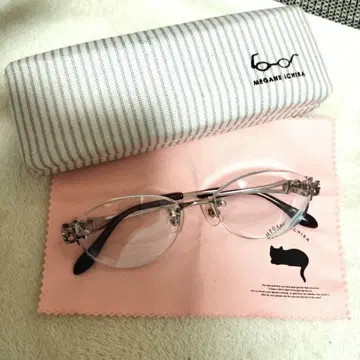 MEGANE ICHINA 실버 와인 레드 오벌 안경 모리하나에 모델
