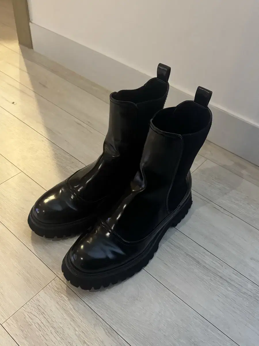 Charles & Keith Chelsea Boots nb11179