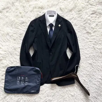 <>LARDINI easy wear 블랙 시어서커 자켓 46