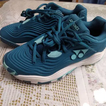 가격 인하! YONEX 테니스화 블루그린
