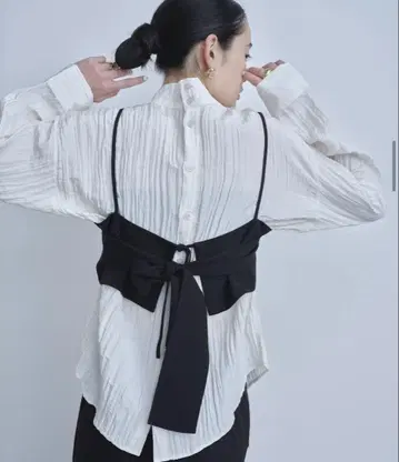 백 리본 뷔스티에