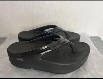 oofos 우포스 통굽 샌들 블랙 23cm