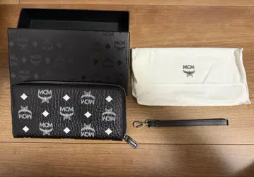 엠씨엠 블랙 가죽 장지갑