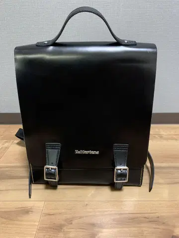 Dr.Martens 박스 백팩