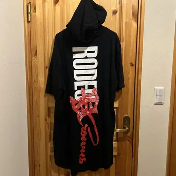 RODEO CROWNS 후드 부착 블랙 후드티 반팔