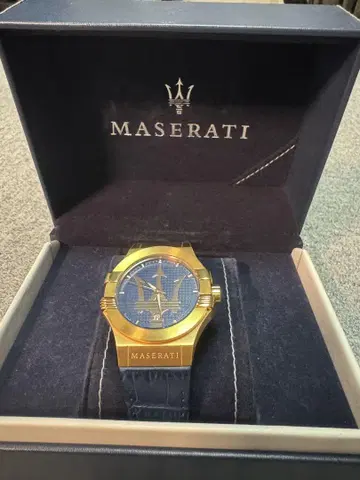 Maserati 골드 네이비 시계