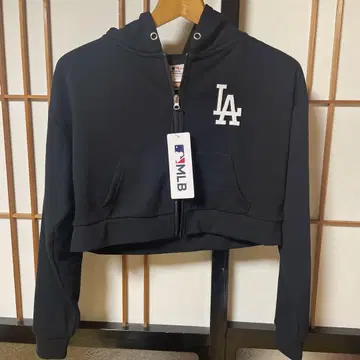 M 새상품 MLB LA 체인 자수 크롭 길이 집업 후드티 블랙