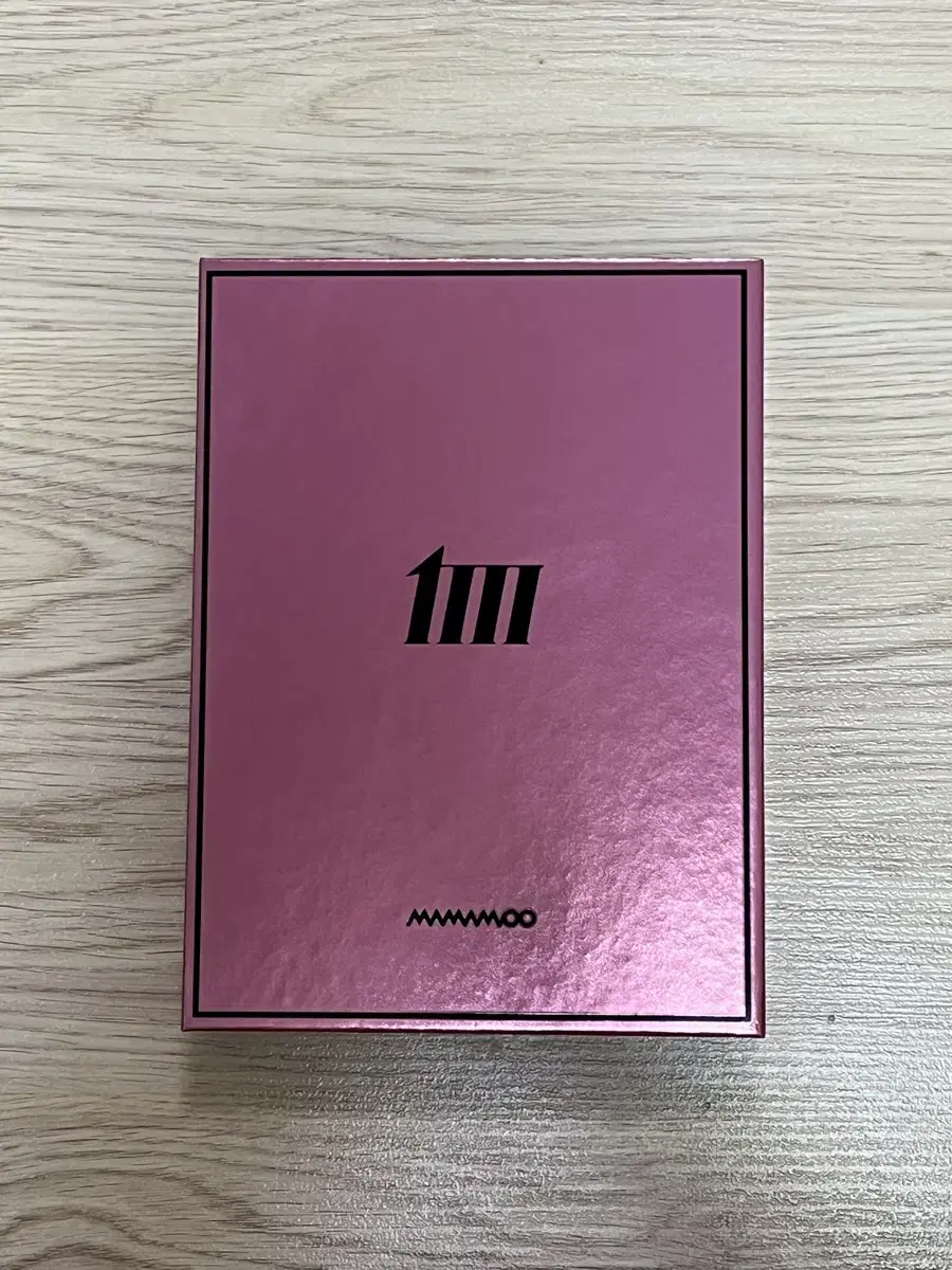 마마무 마이크 온 (일낼라) 앨범, 포스터