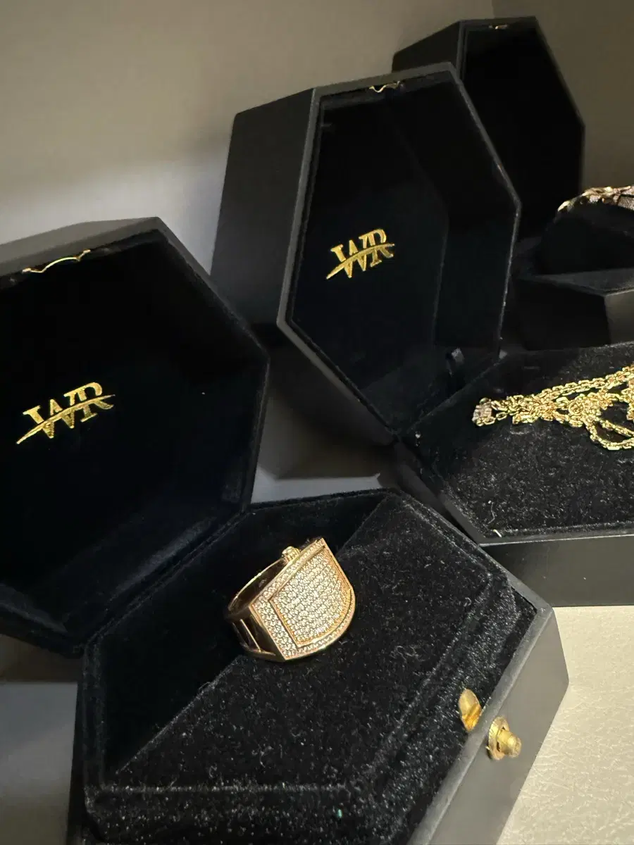 Watch ring Richard Mille (L) RM size bracelet. Necklace. Bracelet