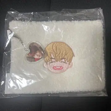 와나원 Wanna One 칸 다니엘 파우치