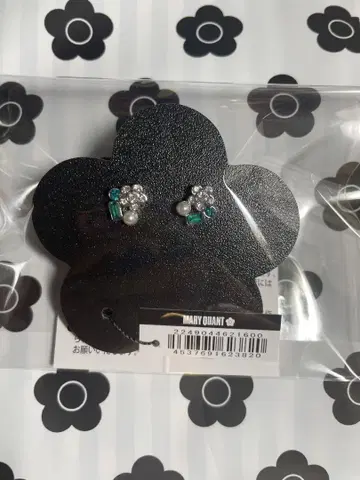 MARY QUANT 컬러 비쥬 포인트 귀걸이 (실버)