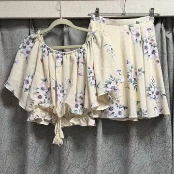 스나이델 꽃무늬 스커트 아이보리 블라우스 셋업 봄 여름 크림