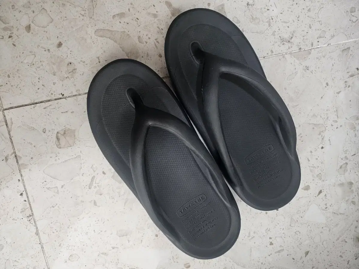 Toe&Toe Zerovity Thong Black 270