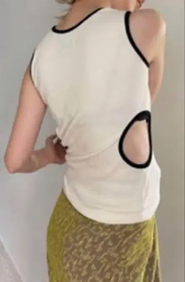 후미에타나카 파이핑 탱크탑 티셔츠 상의 베이지 계열 M