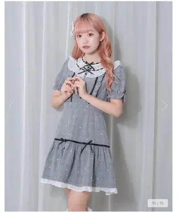 체크 무늬 반팔 미니 원피스