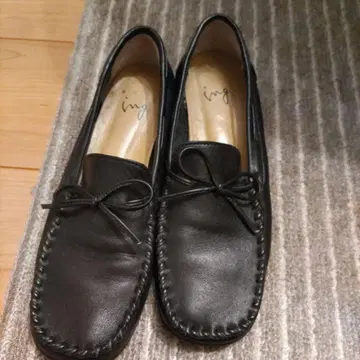 잉그 가죽 블랙 24cm 리본 로퍼 플랫슈즈