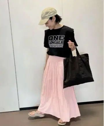 HARDYNOIR 파워 숄더 티셔츠 금자 아야