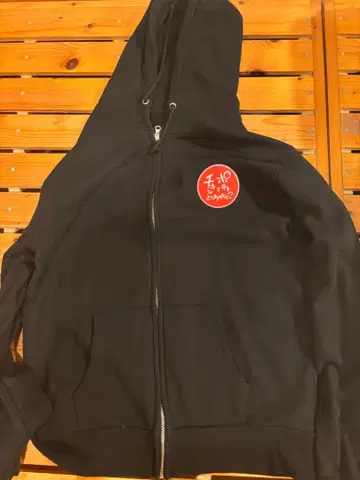 사이토 슈카 후드티 치킨과 감자, 어느 쪽이 좋으세요?