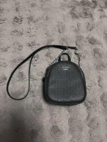 GUESS 블랙 숄더백 실버