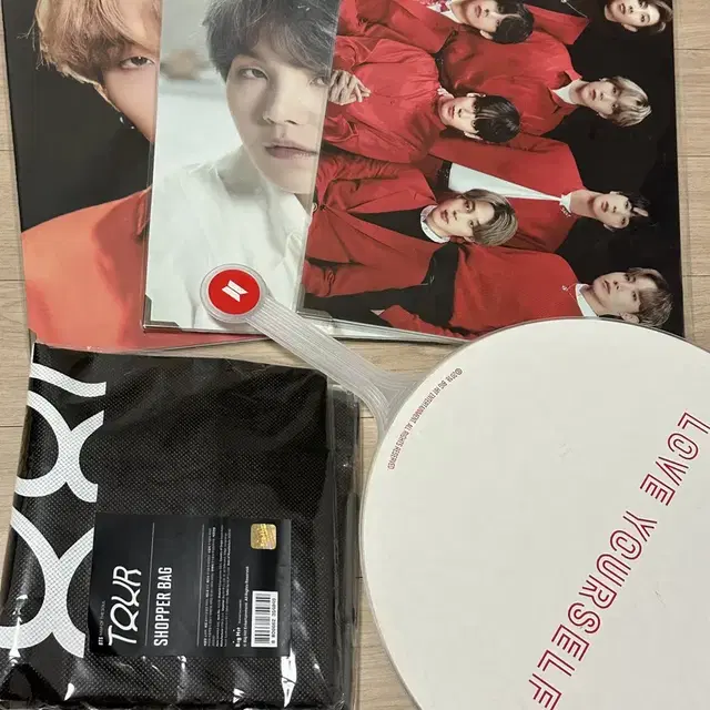 새상품))BTS 일본콘서트 한정판굿즈+금속포스터