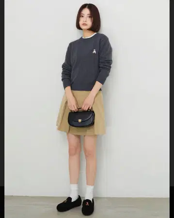 미들 플리츠 스커트