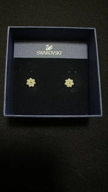 SWAROVSKI 꽃 모티브 귀걸이