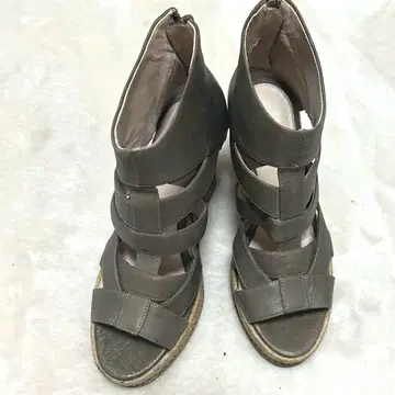 띠어리 웨지솔