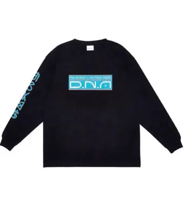 D.N.A. 투어 그래픽 롱 슬리브 티셔츠