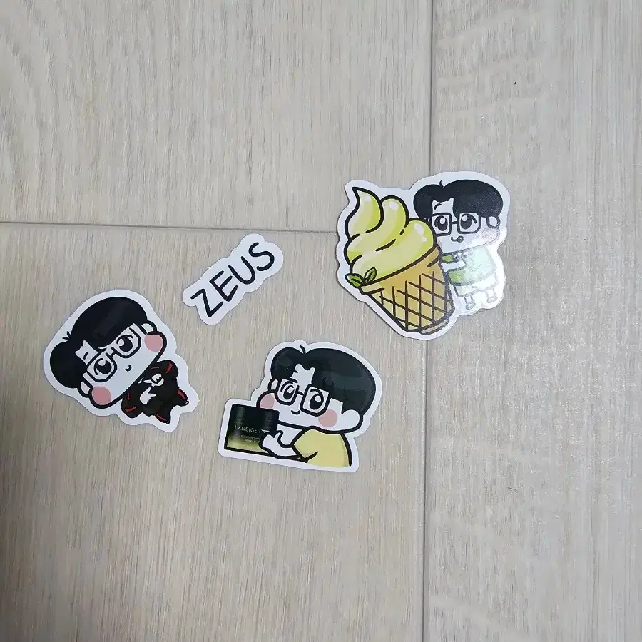 22~24T1/ 25HLE 제우스 라네즈 립마크스 팝니다.