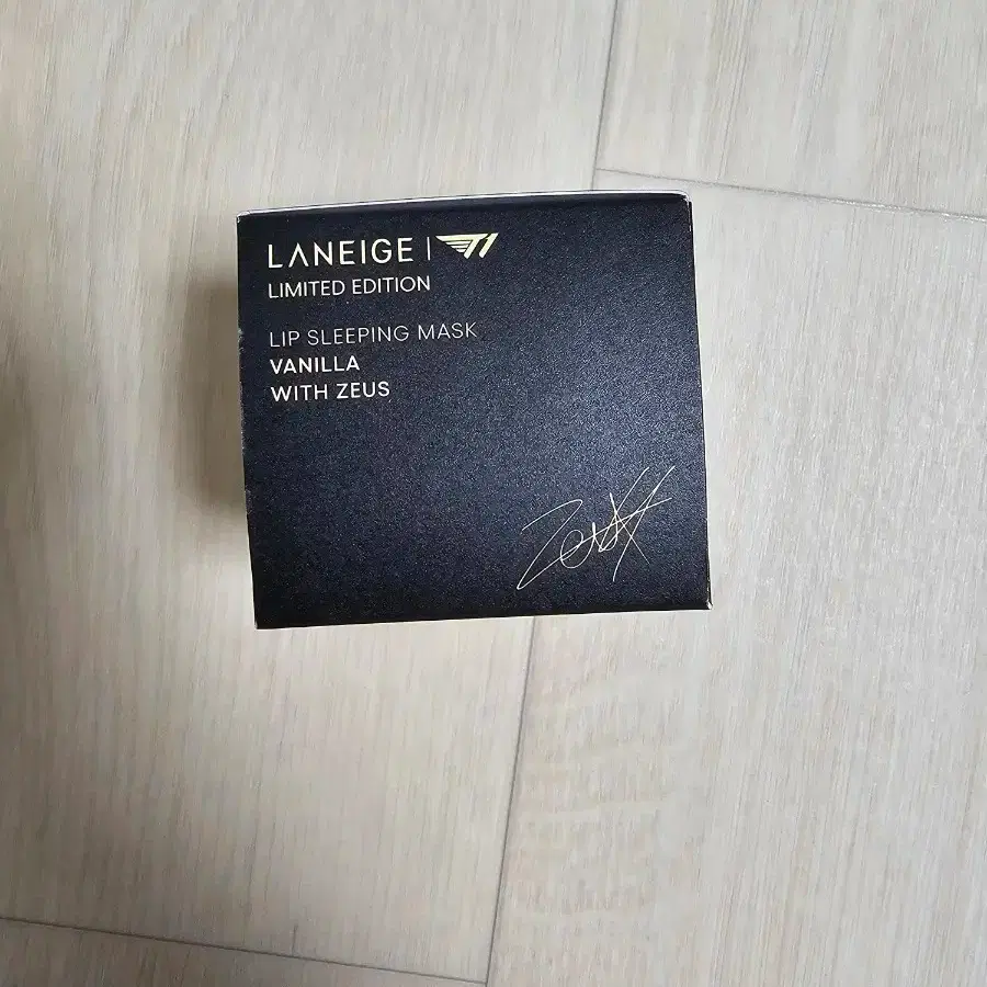 22~24T1/ 25HLE 제우스 라네즈 립마크스 팝니다.