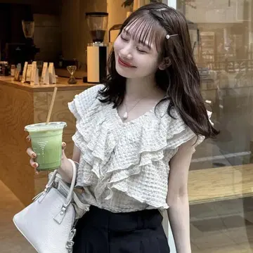 hinari 히나리 셔링 프릴 블라우스 라임 그린 미사용 새상품