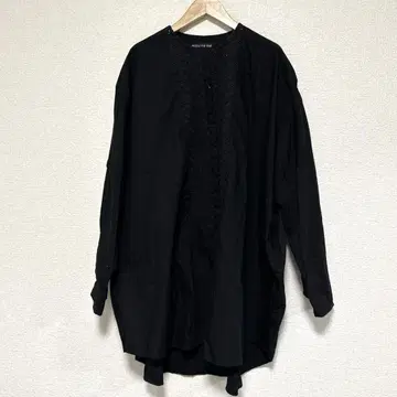 미즈이로 인드 레이스 절개, 비익 버튼, 노카라, 긴팔 셔츠