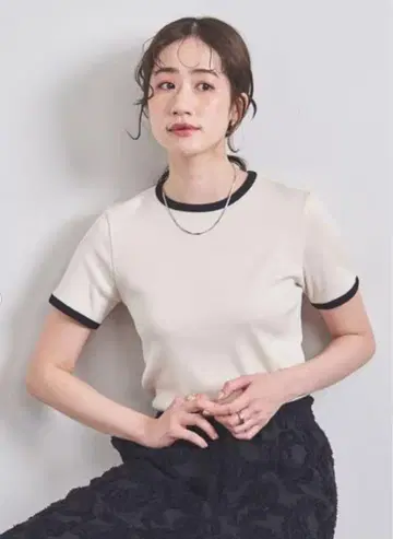 유나이티드 애로우즈 리브 바이컬러 파이핑 티셔츠