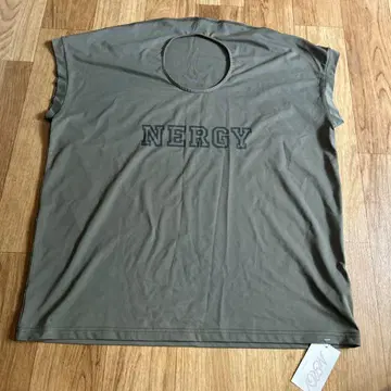 미사용 새상품 카키 NERGY 로고 티셔츠 F 사이즈