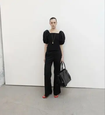 ORR 블랙 퍼프 슬리브 스모크 블라우스 M