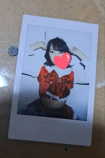 이타카라 카나 폴라로이드 귀여운 큐스트