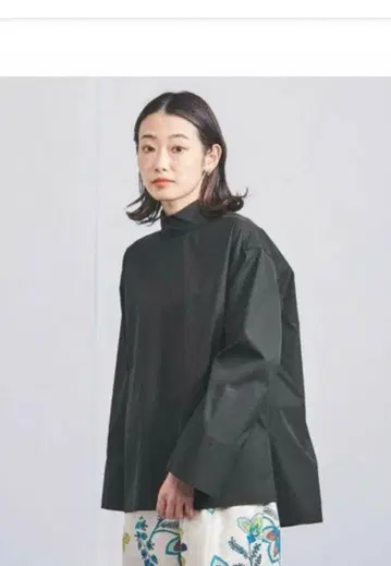 유나이티드 애로우즈 스탠드 카라 풀오버 블라우스