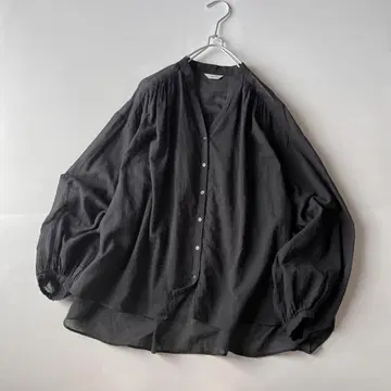 새상품급 운모 앤 딜 볼륨 슬리브 개더 블라우스 블랙