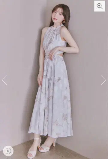홀터넥 개더 플레어 원피스