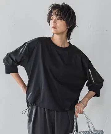 이번 시즌 메이슨 그레이 풀오버 블랙