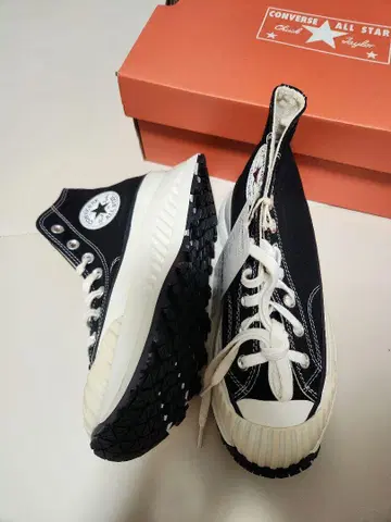 CONVERSE ALL STAR 블랙 하이컷 스니커즈
