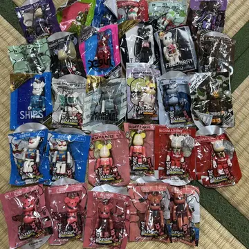 Gundam 큐브릭/베어브릭 피규어 세트