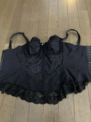 블랙 레이스 뷔스티에 E65 사이즈