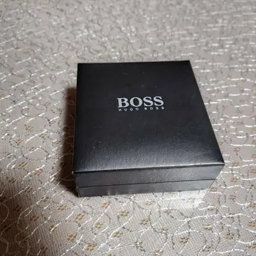 HUGO BOSS 패턴 팔찌