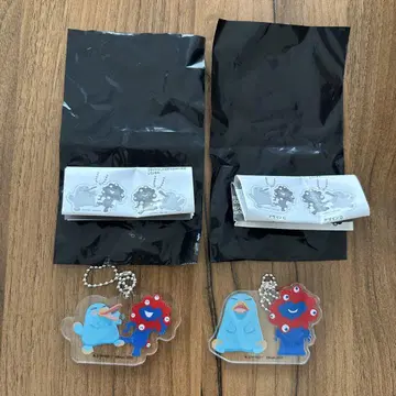 미야쿠미야쿠 & 카모노하시의 이코짱 아크릴 키링 2개 세트