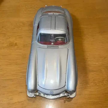 1/18 스케일 브라고 메르세데스 300sl