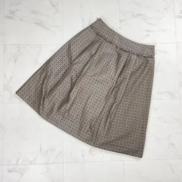 요시에 이나바 올 패턴 턱 플레어 스커트 브라운 사이즈 7*PC768